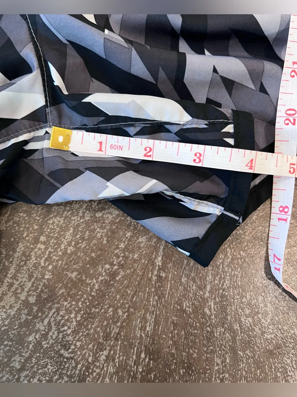 Nike girls Black, Gray & White Geometric Athletic Shorts